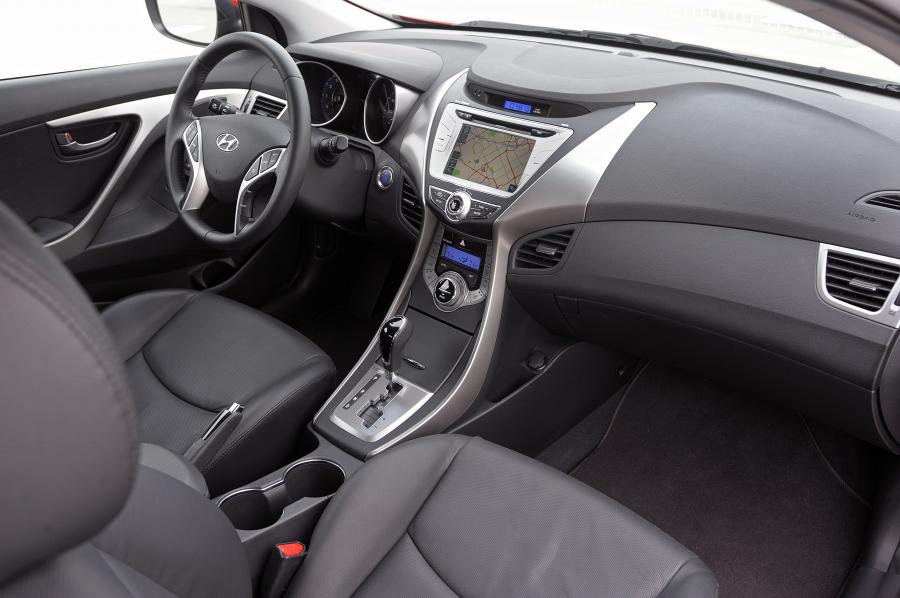  Hyundai Elantra Coupe 2012 года  (фото 30 из 88)
